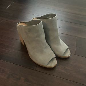 Steve Madden Peep Toe Heals